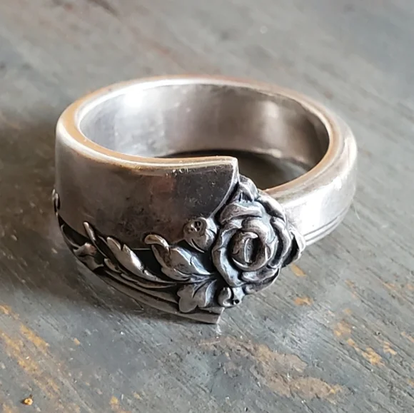Sterling Silver Art Nouveau Ring - Picture 2 of 3